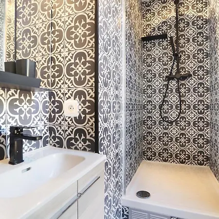 Apartament Sublime Et Neuf Studio Rue De Levis *